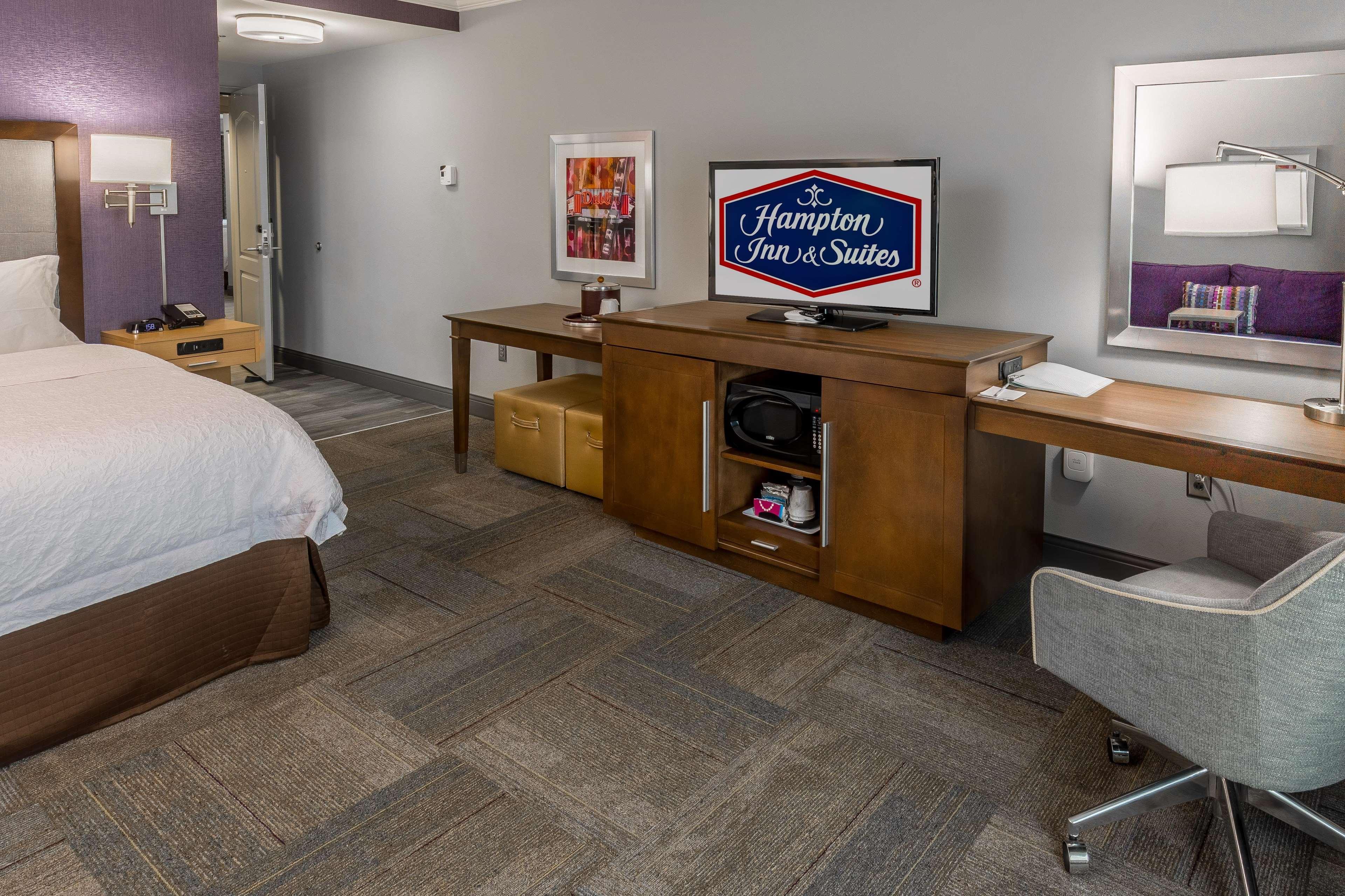 Hampton Inn & Suites Dublin Bagian luar foto
