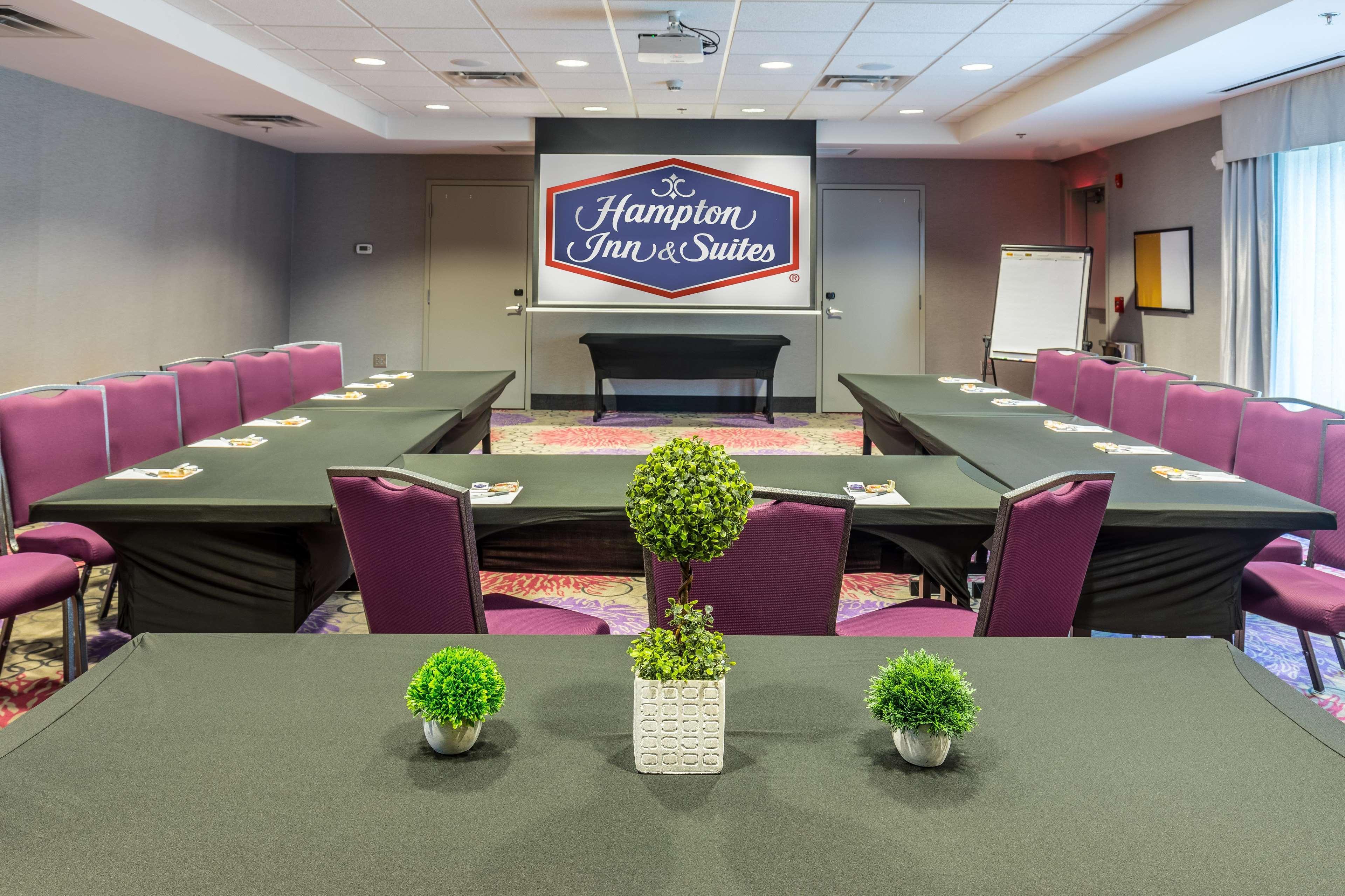 Hampton Inn & Suites Dublin Bagian luar foto