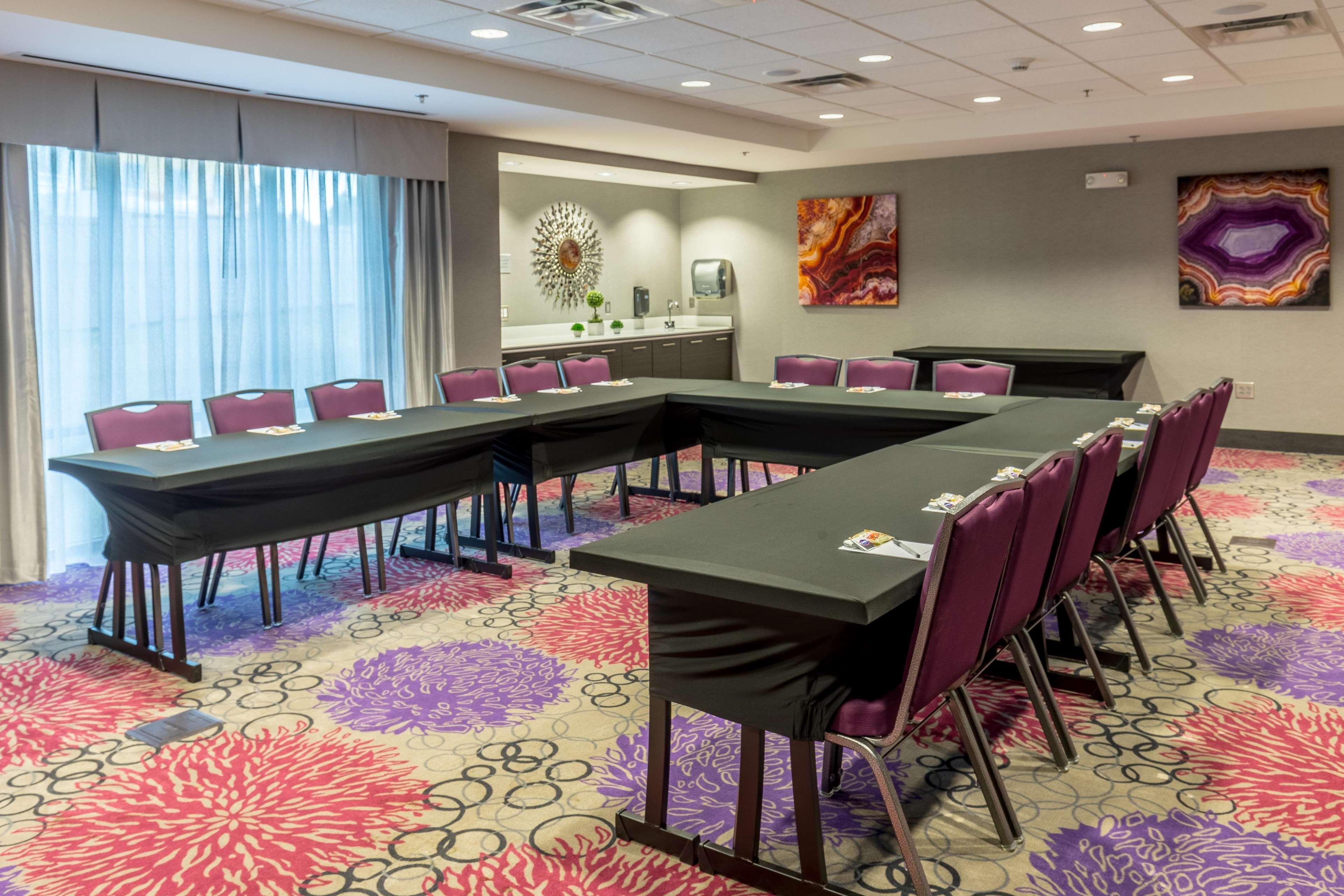 Hampton Inn & Suites Dublin Bagian luar foto