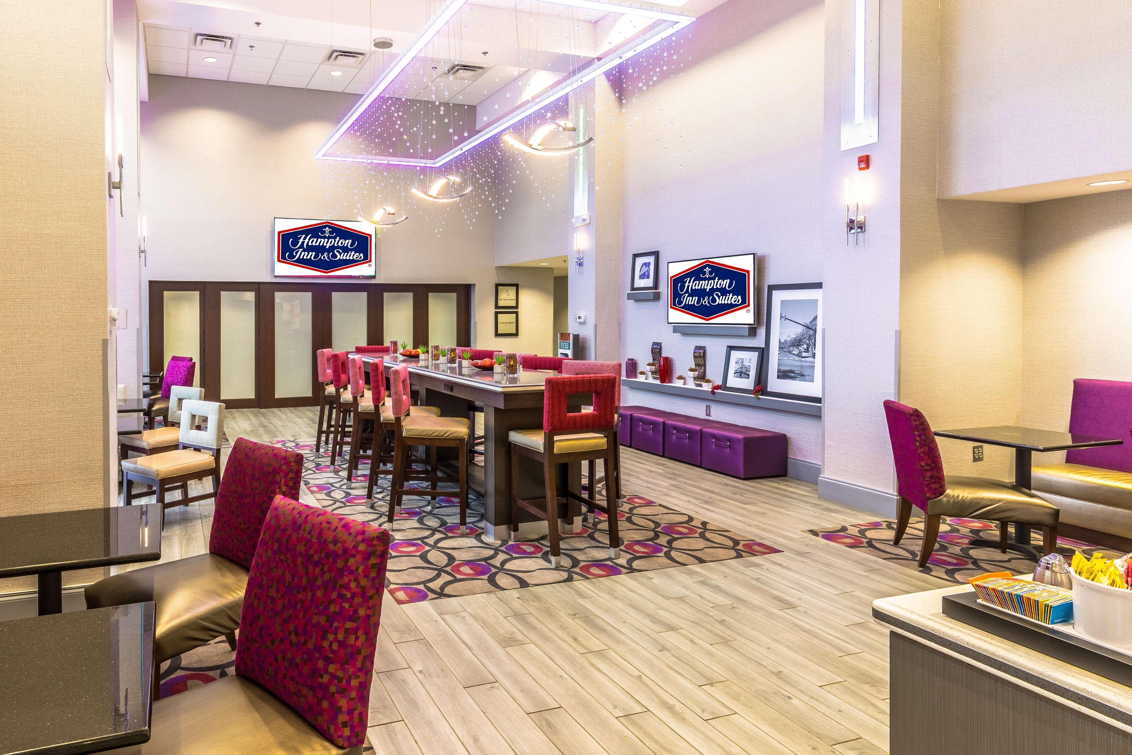 Hampton Inn & Suites Dublin Bagian luar foto