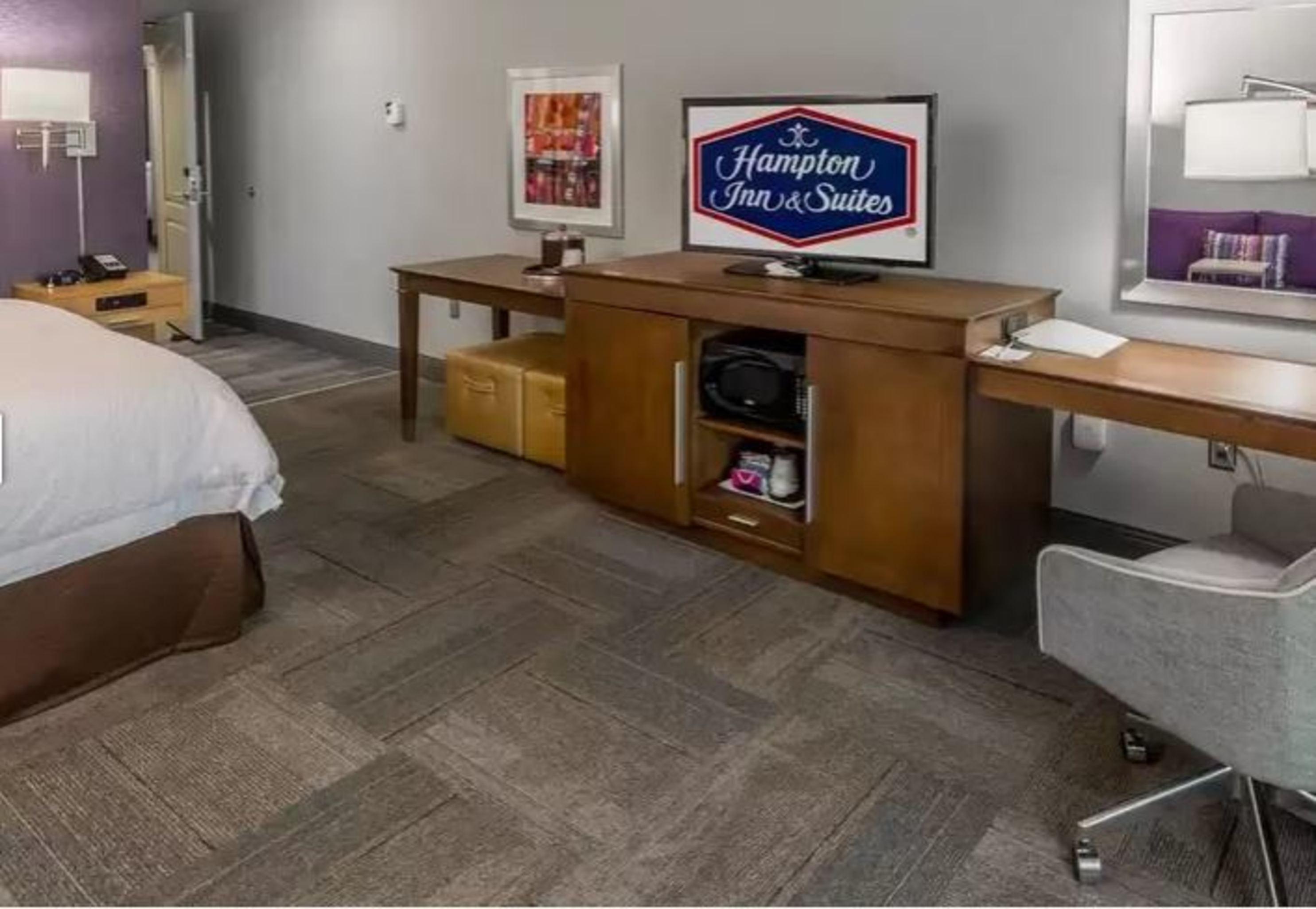 Hampton Inn & Suites Dublin Bagian luar foto