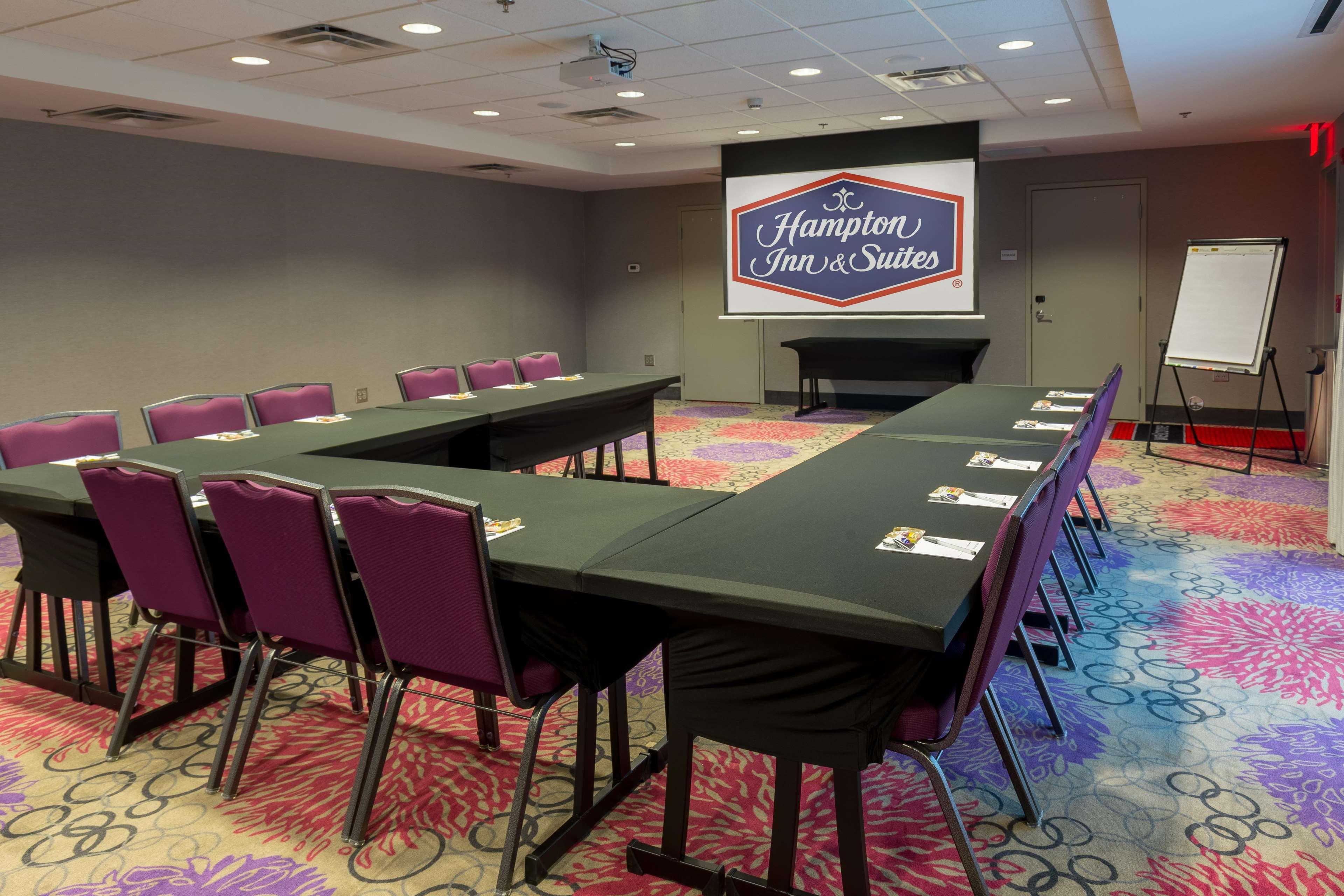 Hampton Inn & Suites Dublin Bagian luar foto