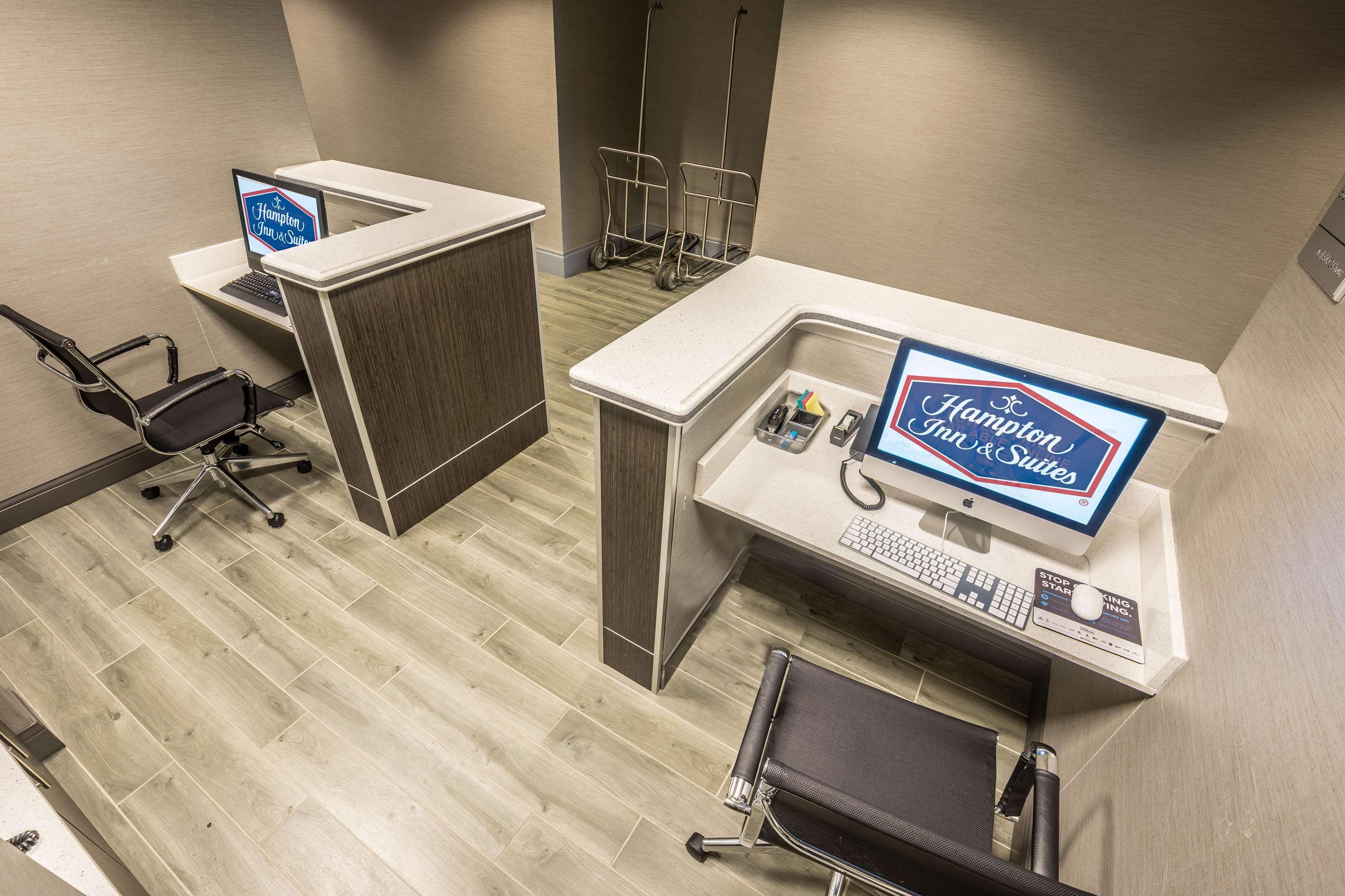 Hampton Inn & Suites Dublin Bagian luar foto