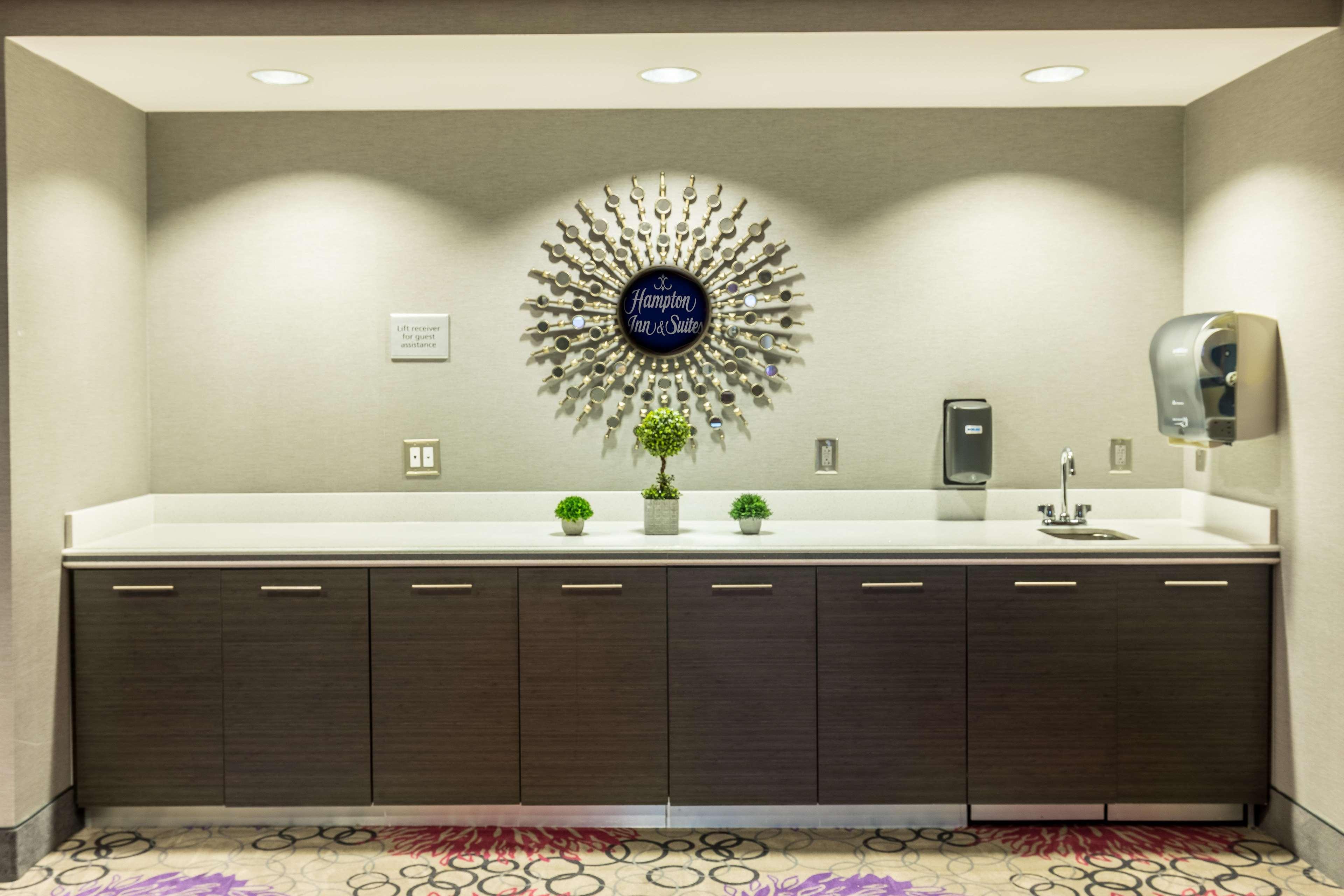 Hampton Inn & Suites Dublin Bagian luar foto