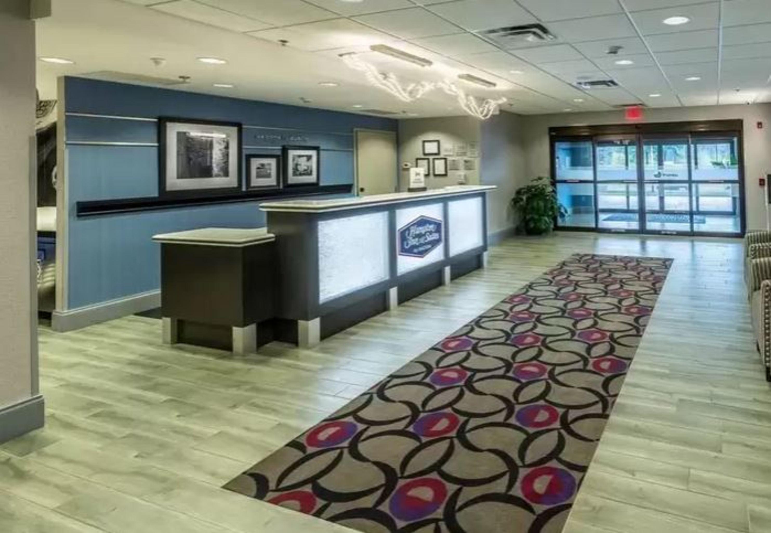 Hampton Inn & Suites Dublin Bagian luar foto