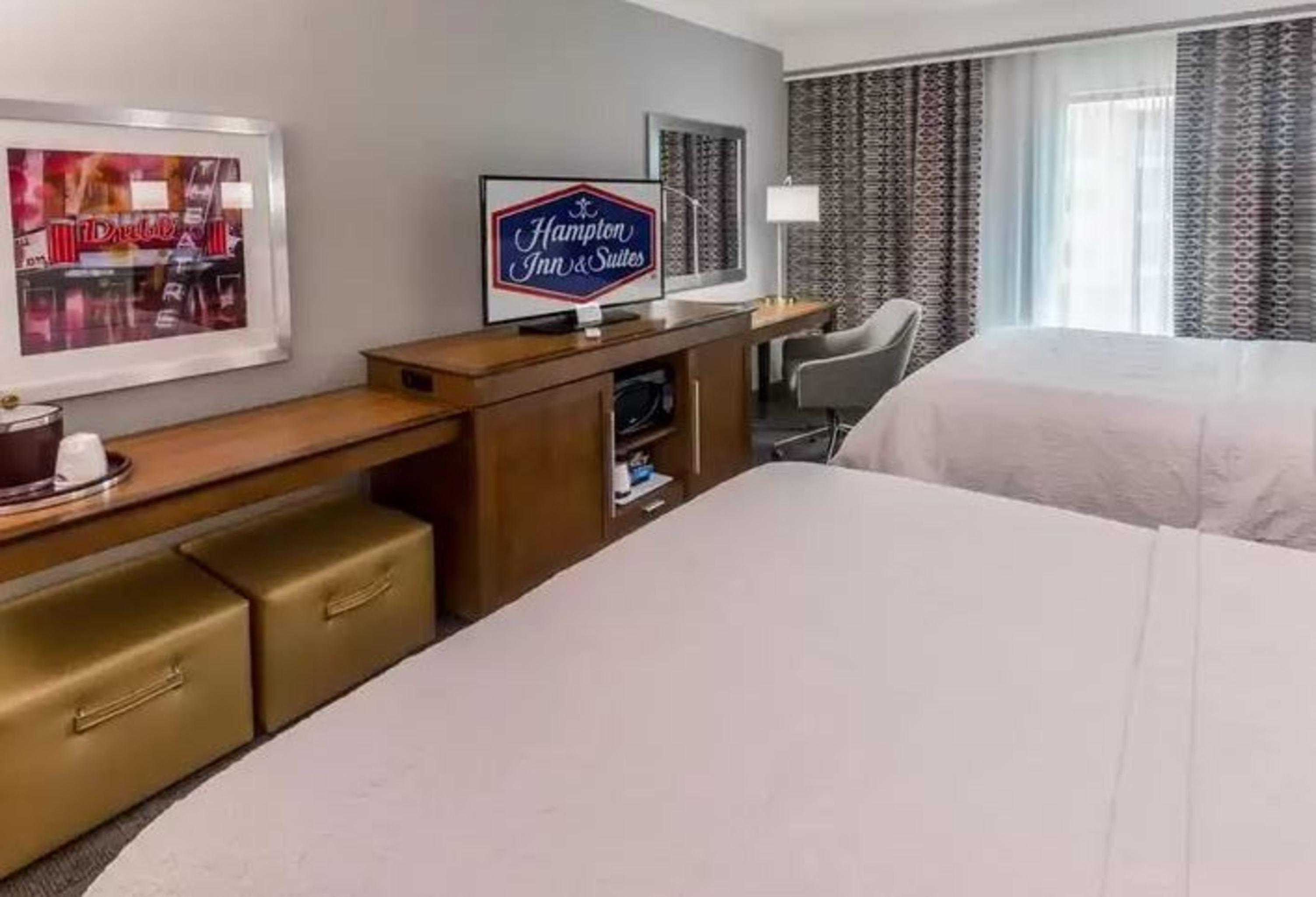 Hampton Inn & Suites Dublin Bagian luar foto