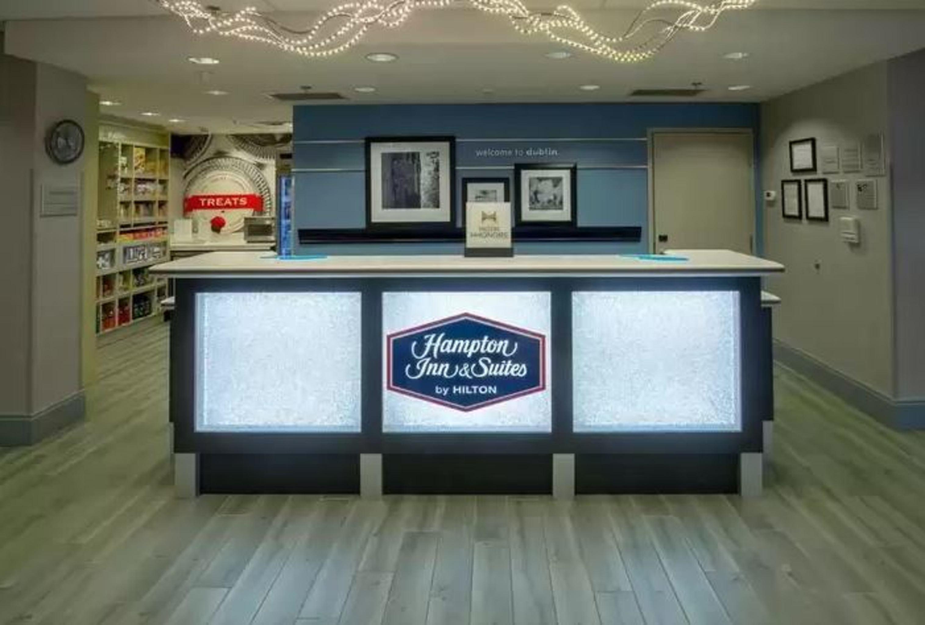Hampton Inn & Suites Dublin Bagian luar foto