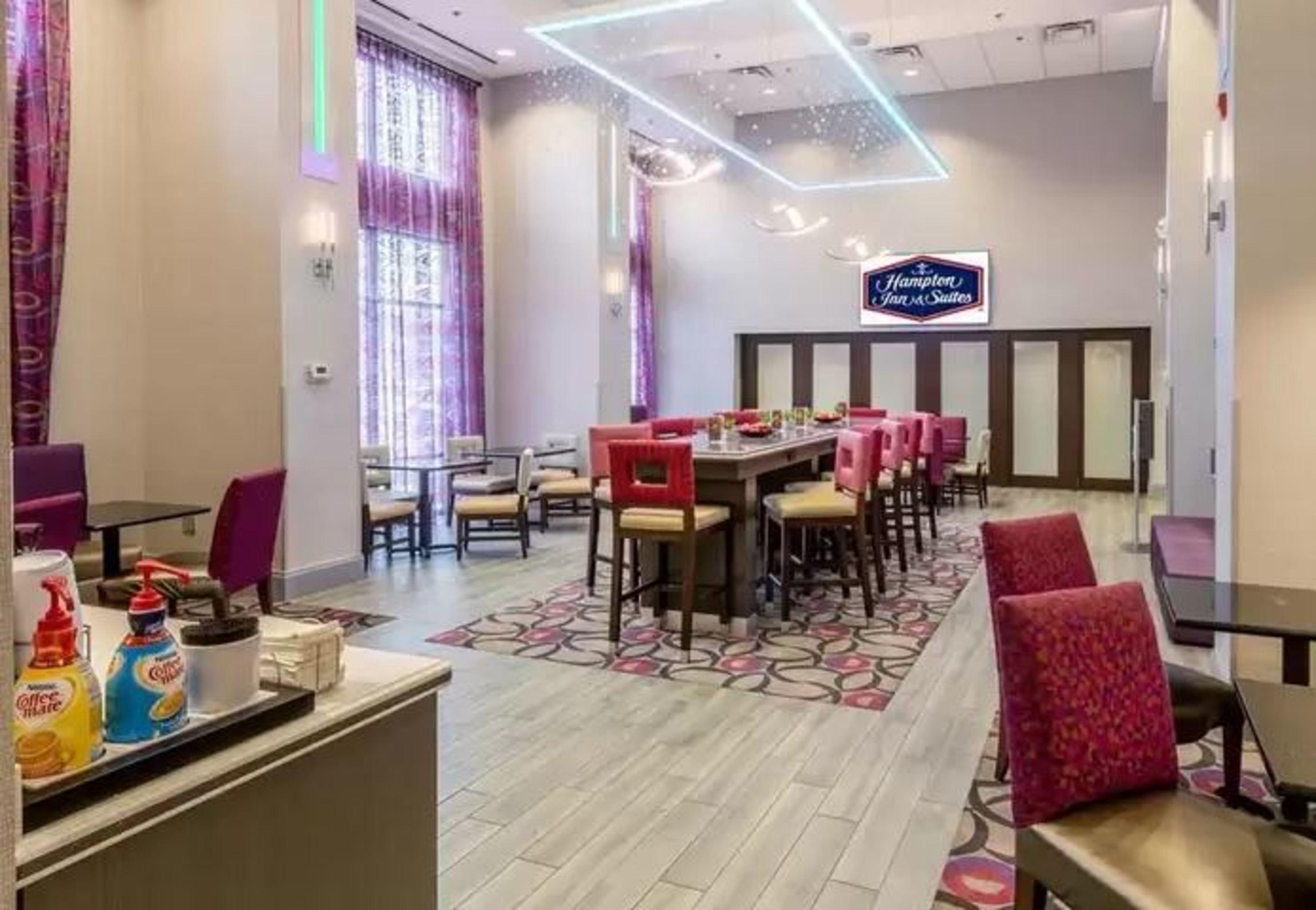 Hampton Inn & Suites Dublin Bagian luar foto