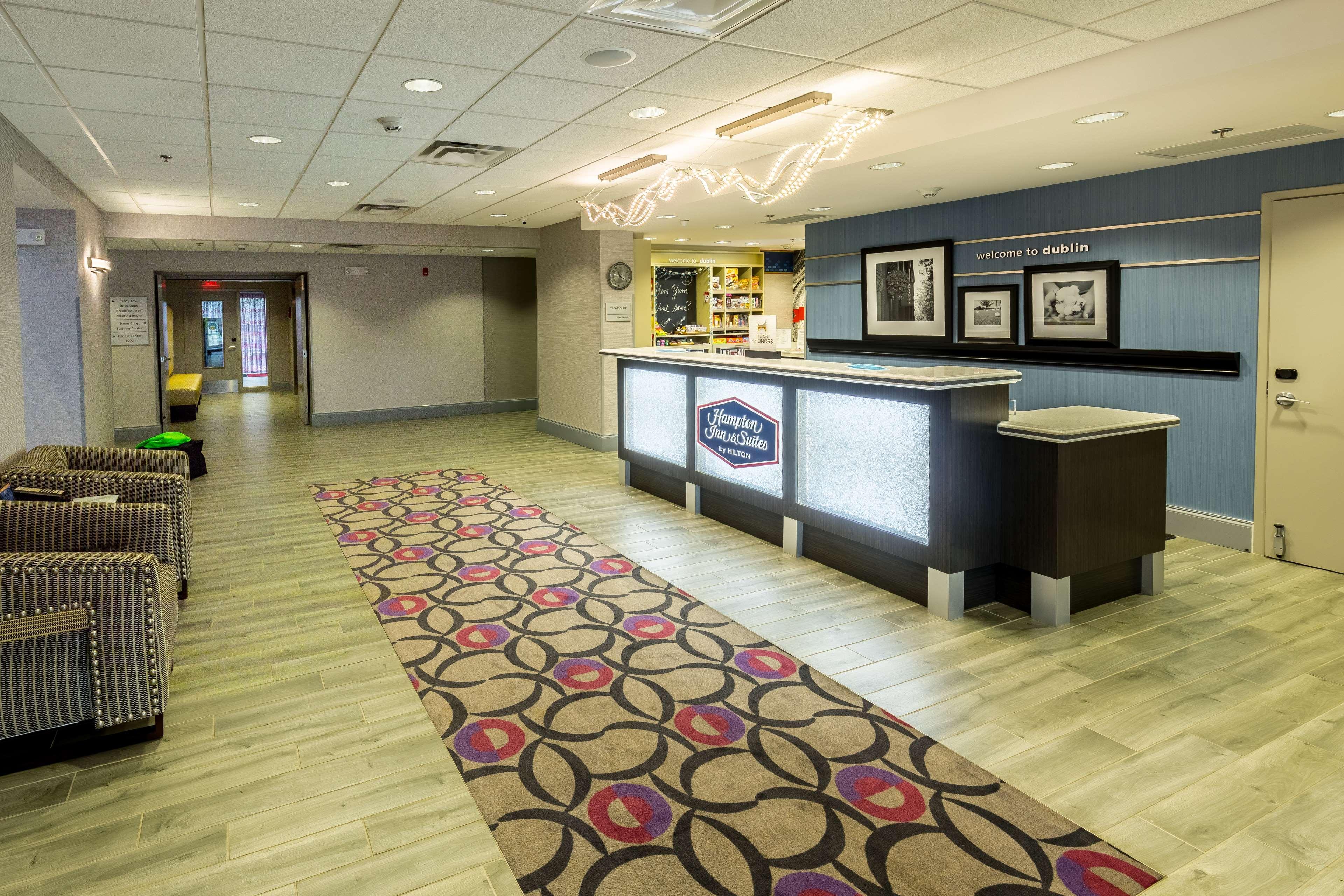 Hampton Inn & Suites Dublin Bagian luar foto