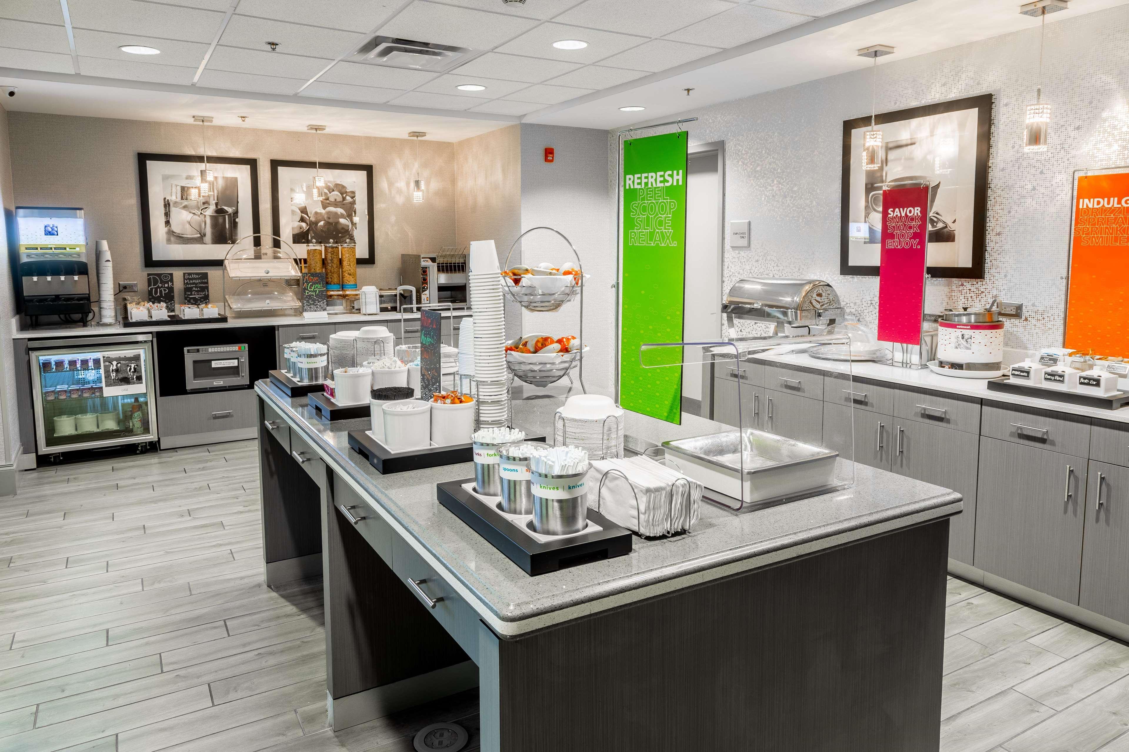 Hampton Inn & Suites Dublin Bagian luar foto