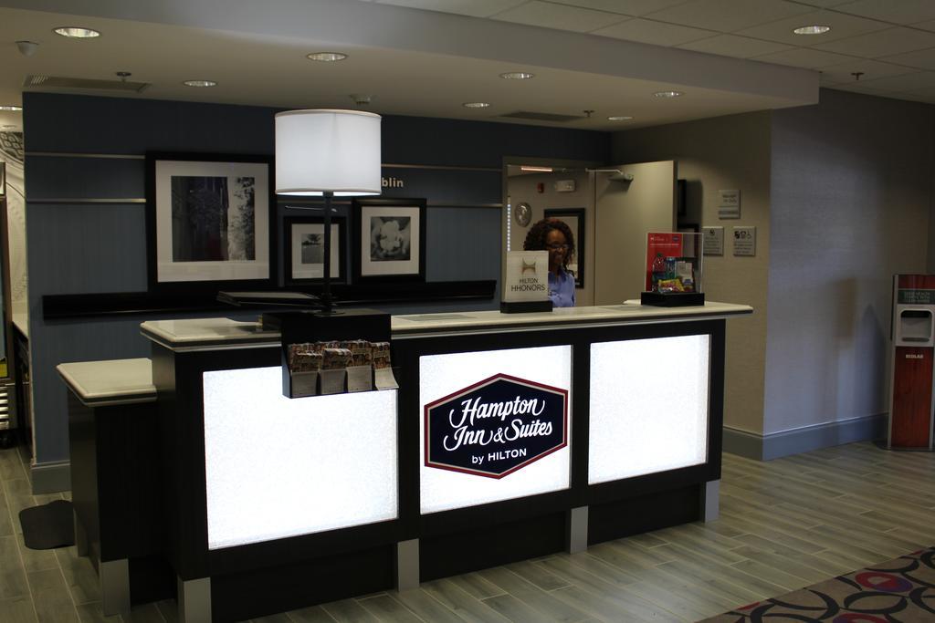 Hampton Inn & Suites Dublin Bagian luar foto