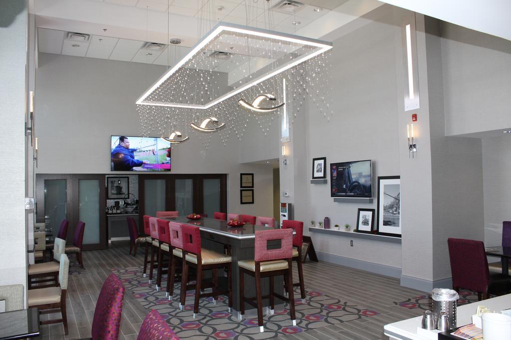 Hampton Inn & Suites Dublin Bagian luar foto