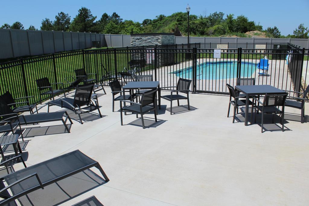Hampton Inn & Suites Dublin Bagian luar foto