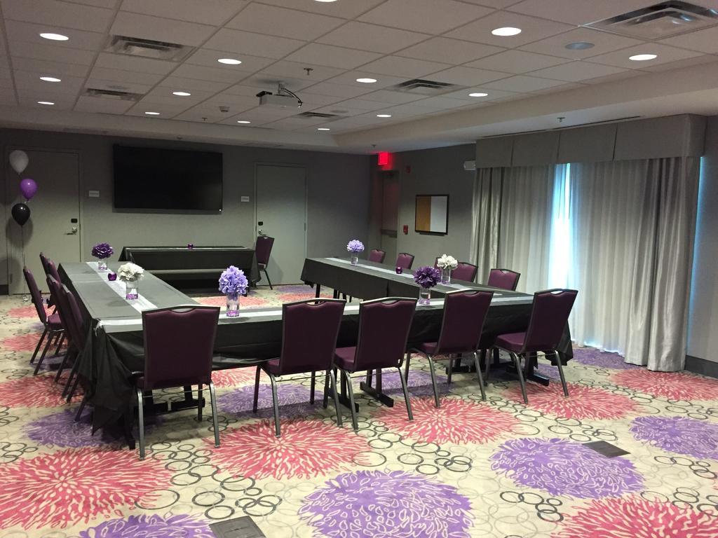 Hampton Inn & Suites Dublin Bagian luar foto