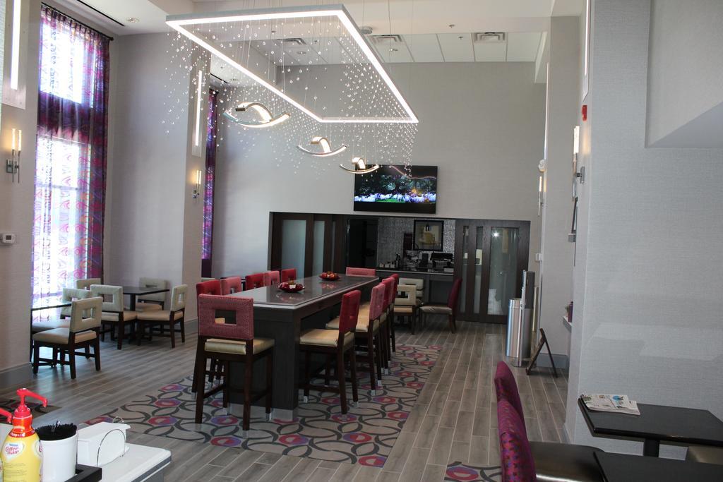 Hampton Inn & Suites Dublin Bagian luar foto